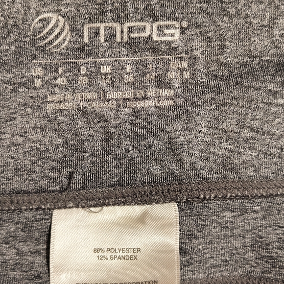 MPG Capri leggings, size medium, gray - Picture 2 of 6